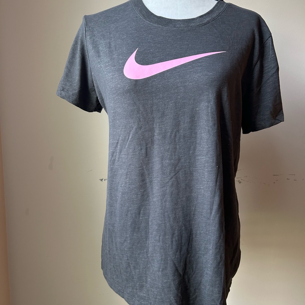 Nike Gray Fitted T-Shirt with Pink Logo